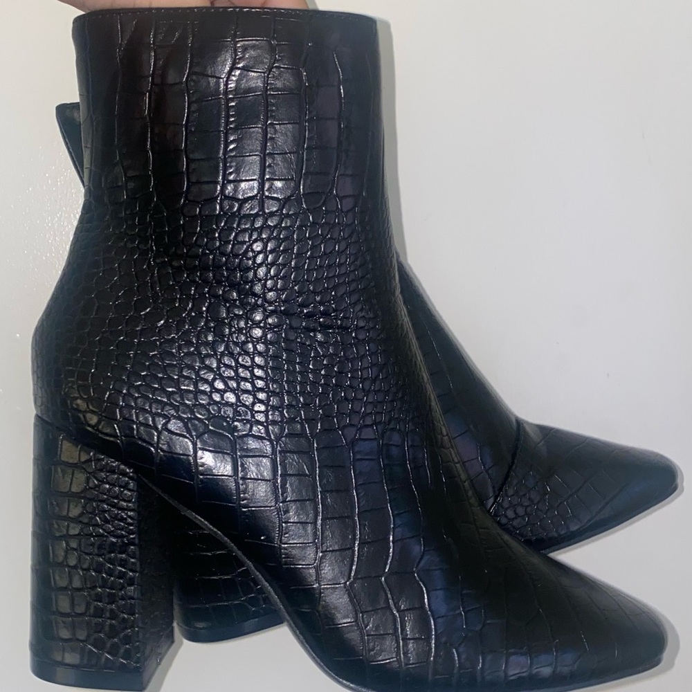 Miss Lola- Nastassia Croc Black Booties